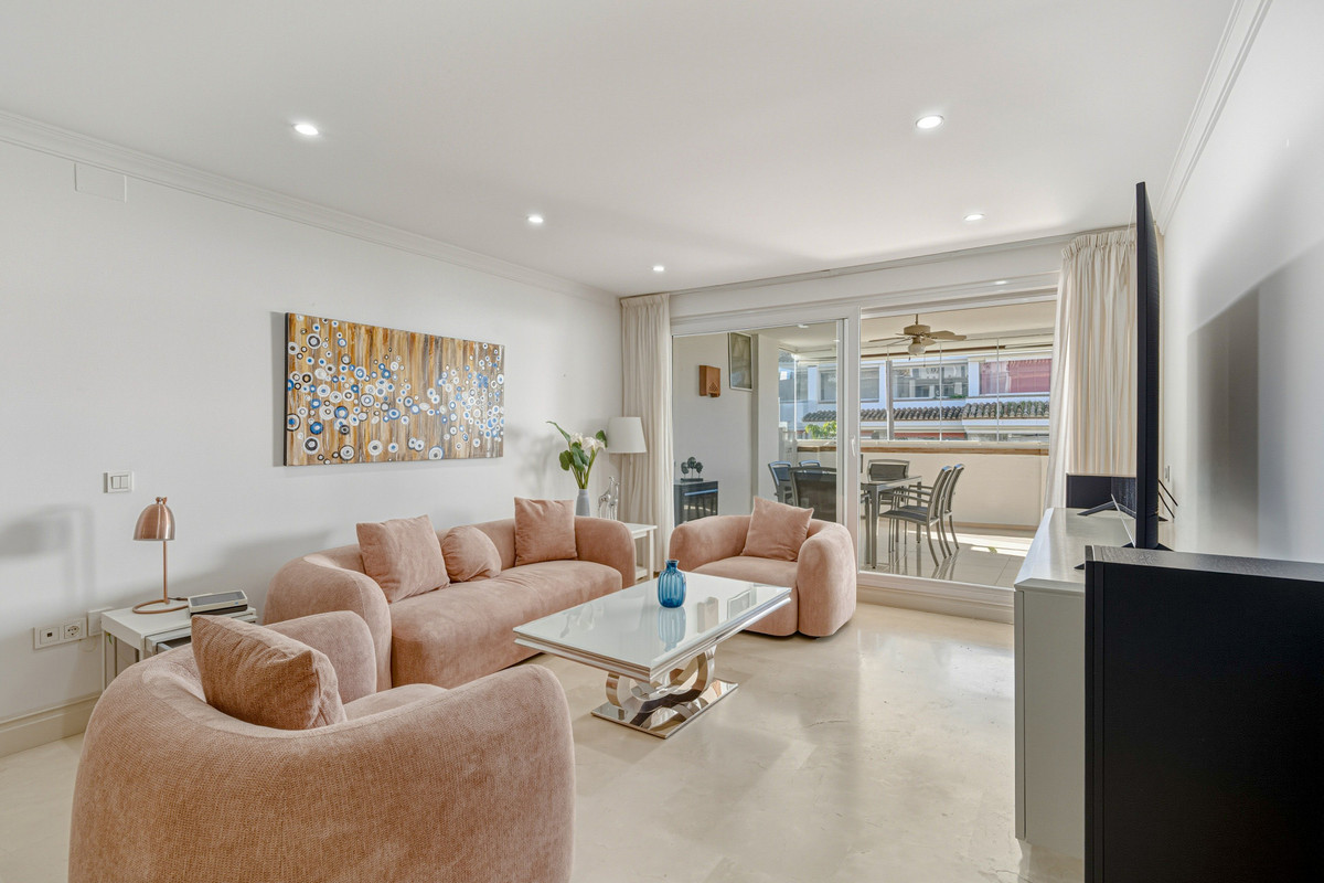 3 Bedroom Apartment for Sale in The Golden Mile — 7