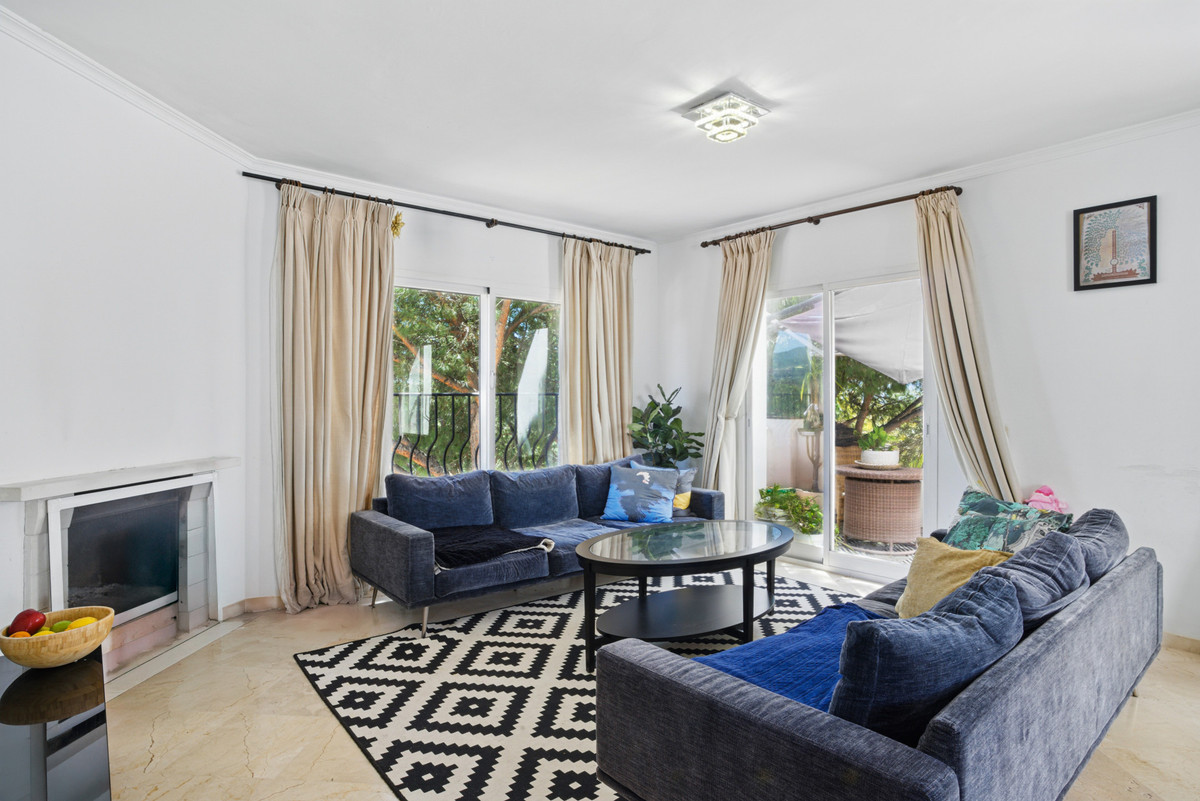 4 Bedroom Apartment for Sale in Nueva Andalucía — 2