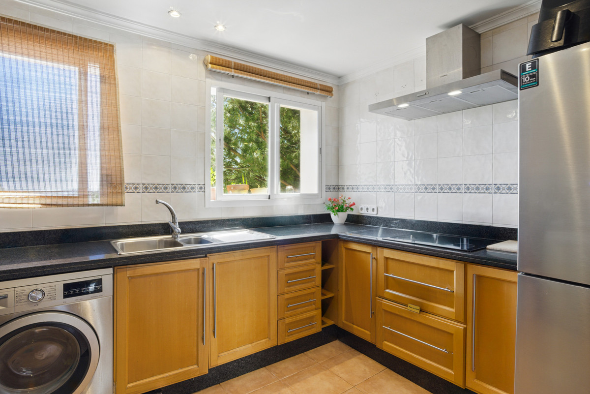 4 Bedroom Apartment for Sale in Nueva Andalucía — 3