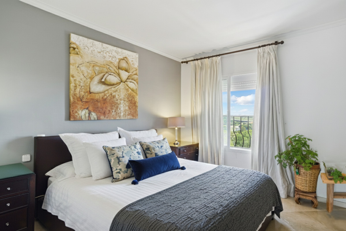 4 Bedroom Apartment for Sale in Nueva Andalucía — 5