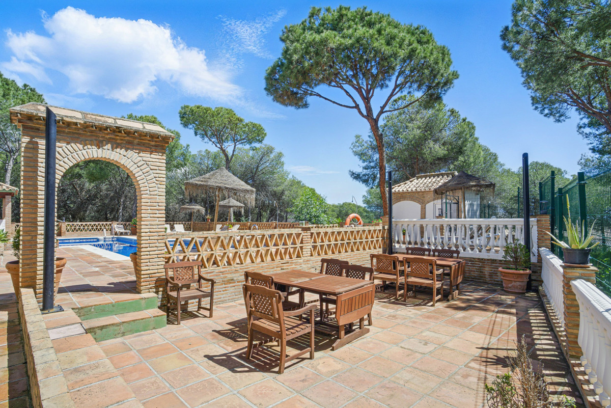 4 Bedroom Apartment for Sale in Nueva Andalucía — 7