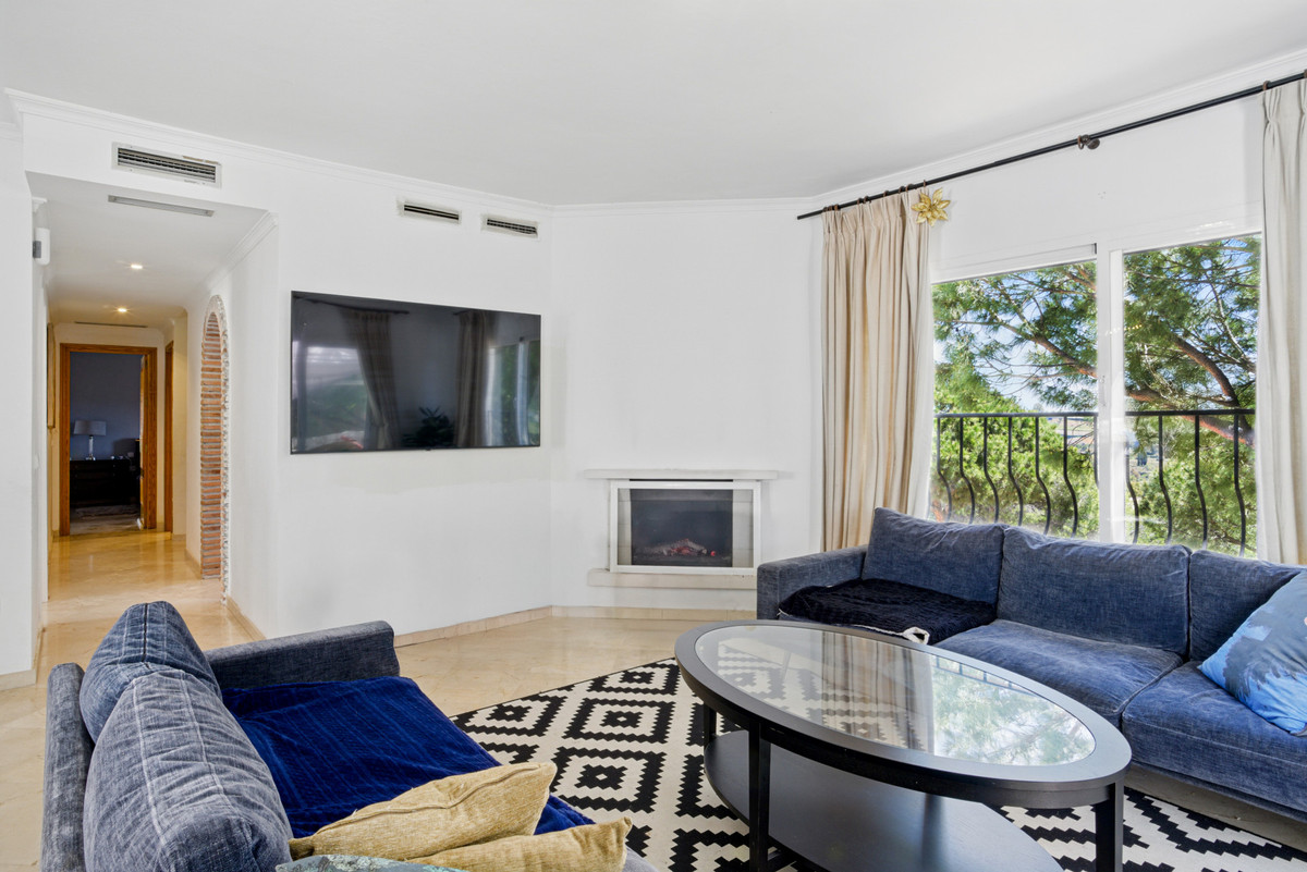 4 Bedroom Apartment for Sale in Nueva Andalucía — 8