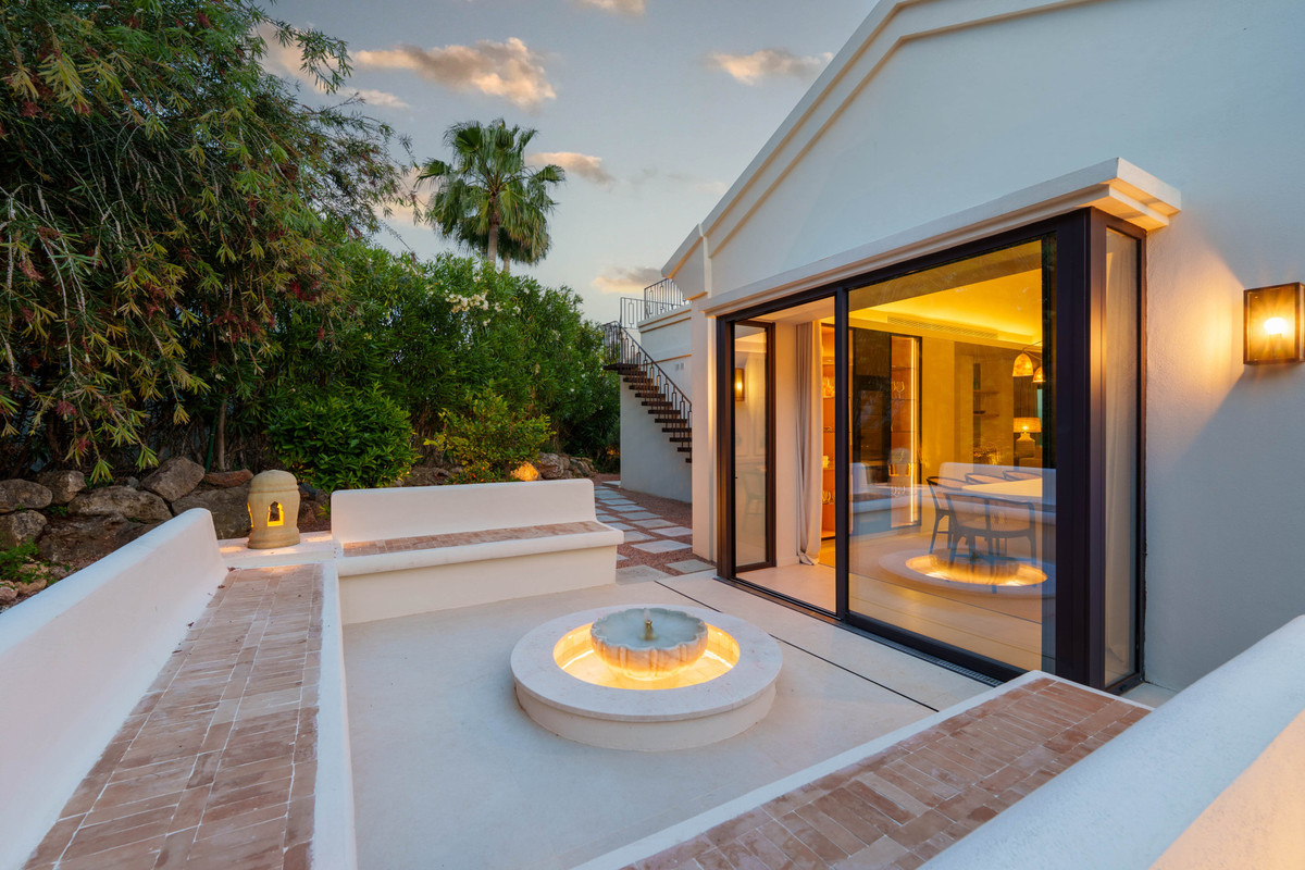 4 Bedroom Villa for Sale in Nueva Andalucía — 8