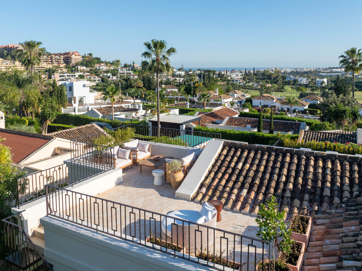 4 Bedroom Villa for Sale in Nueva Andalucía — view 10