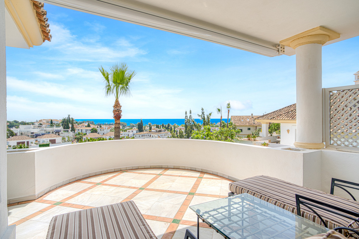 3 Bedroom Apartment for Sale in The Golden Mile — 2