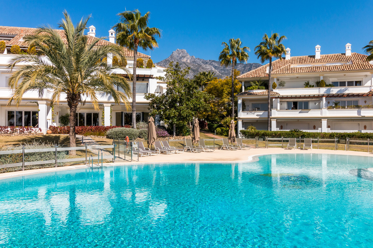 3 Bedroom Apartment for Sale in The Golden Mile — 3