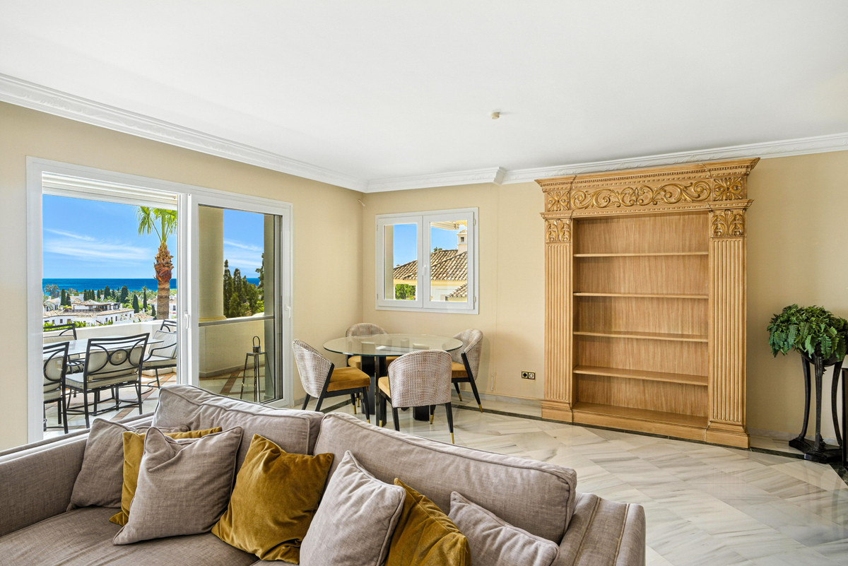 3 Bedroom Apartment for Sale in The Golden Mile — 4