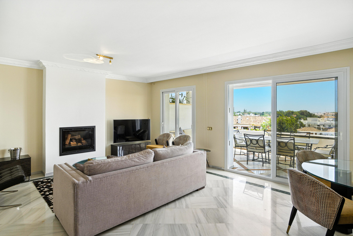 3 Bedroom Apartment for Sale in The Golden Mile — 5