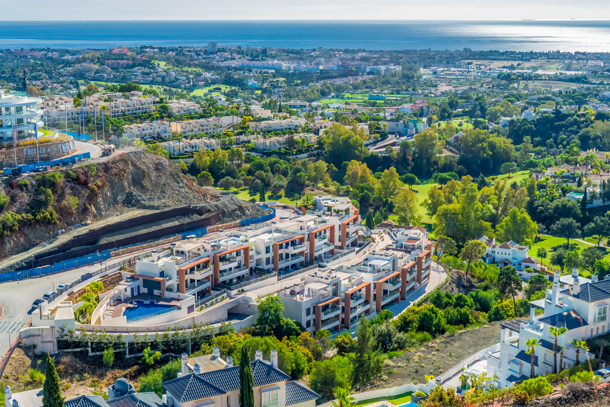 3 Bedroom Apartment for Sale in Benahavís — 2