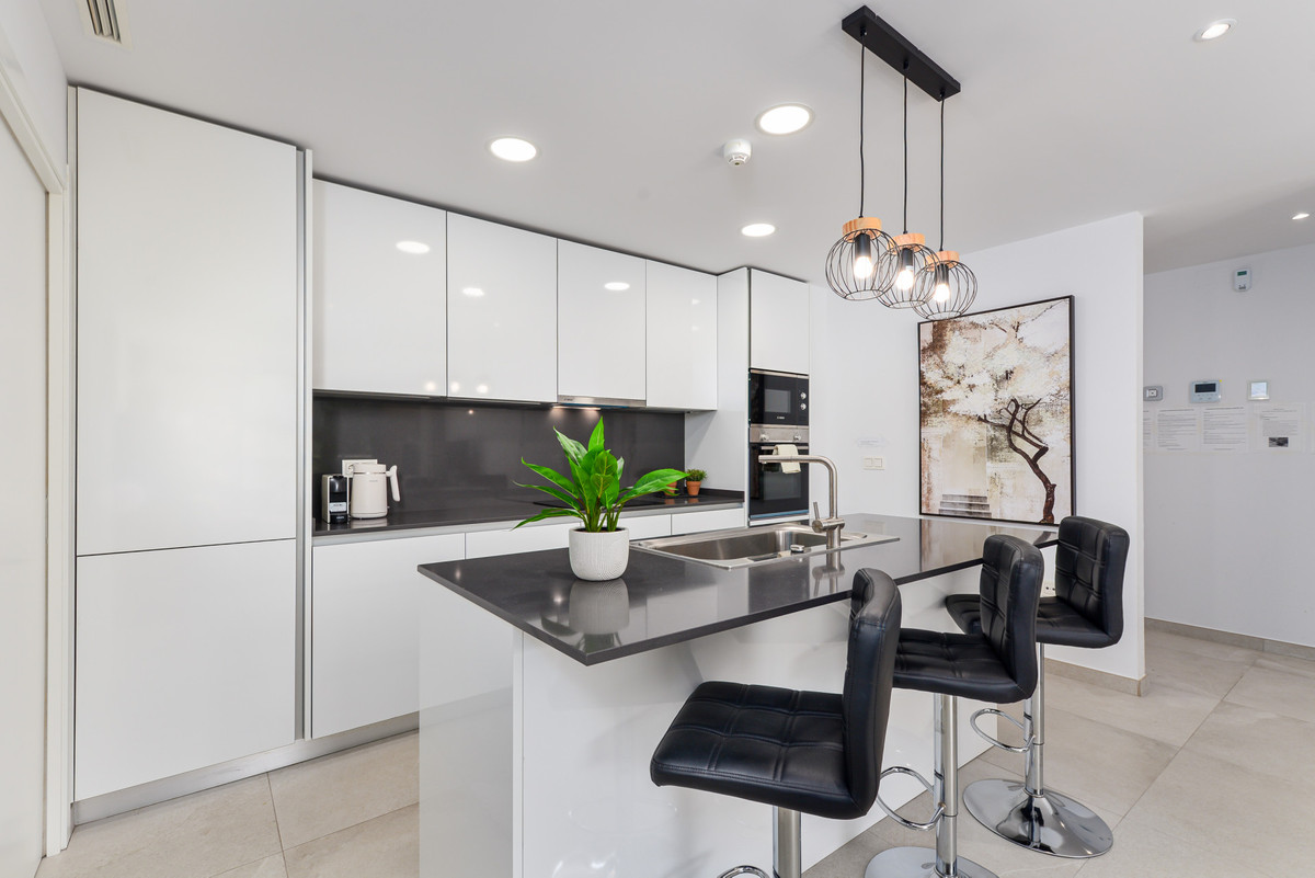 3 Bedroom Apartment for Sale in Benahavís — 6