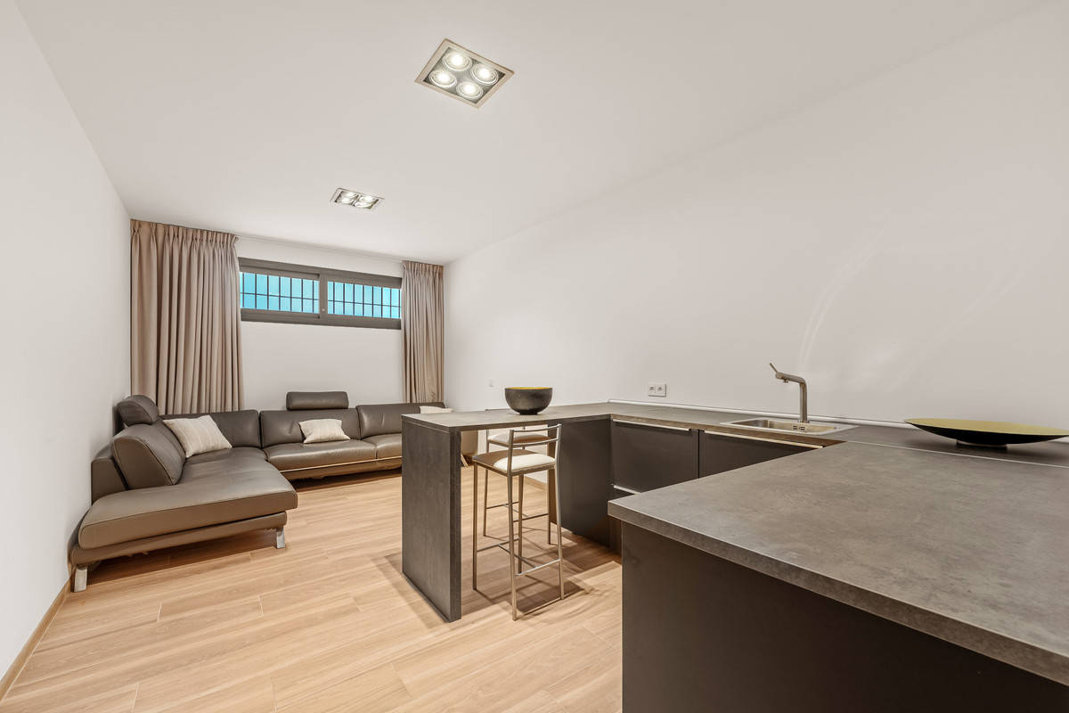 7 Bedroom Villa for Sale in Nueva Andalucía — 8