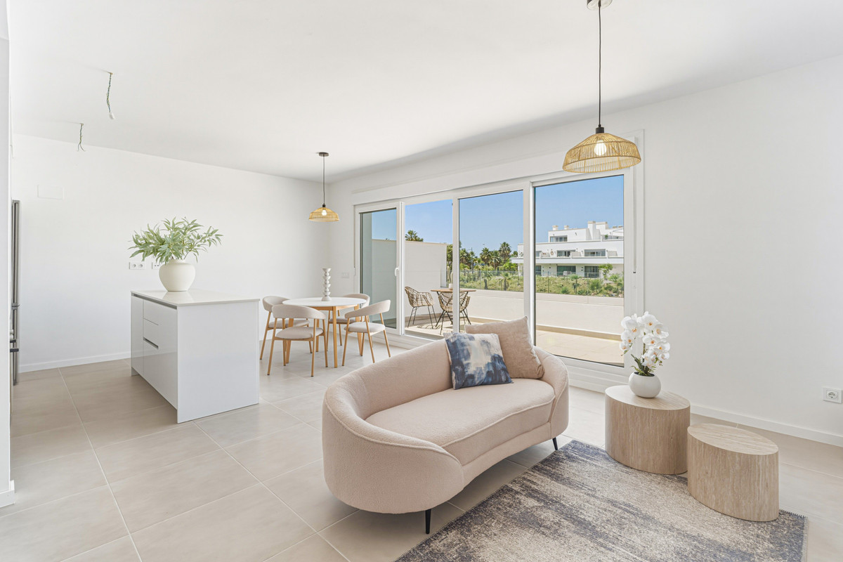 2 Bedroom Apartment for Sale in Estepona — 3