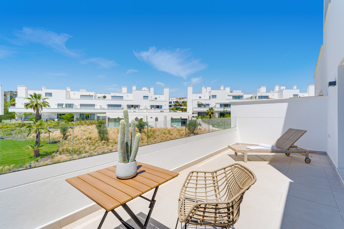2 Bedroom Apartment for Sale in Estepona — 7