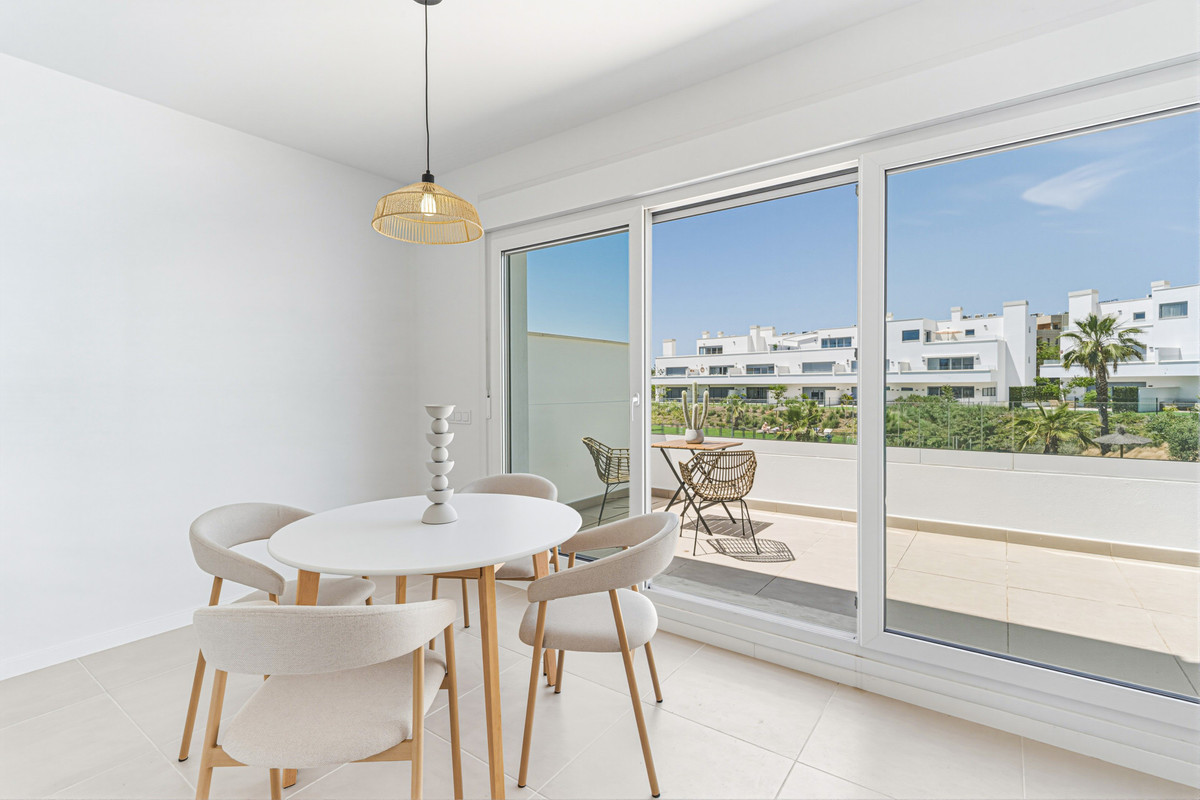 2 Bedroom Apartment for Sale in Estepona — 9