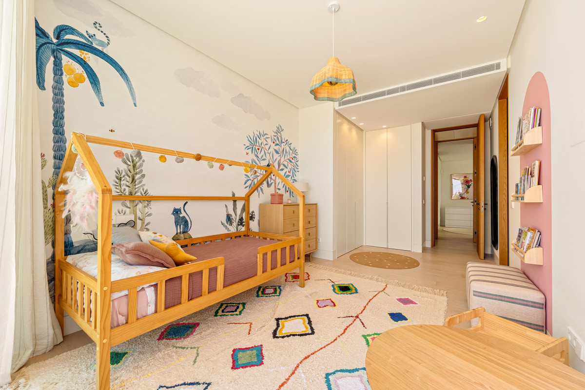 6 Bedroom Villa for Sale in Guadalmina Alta — 6