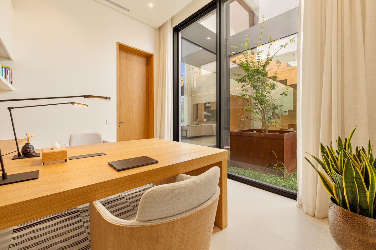 6 Bedroom Villa for Sale in Guadalmina Alta — 7