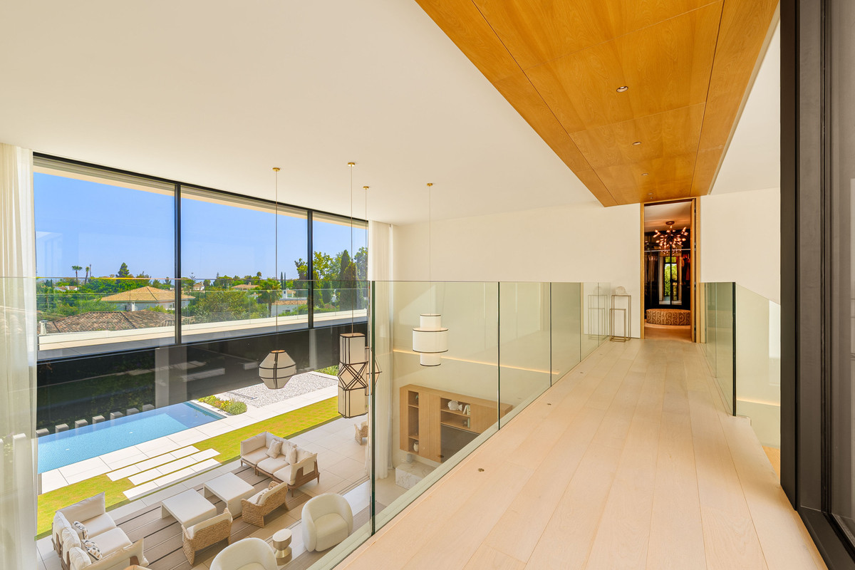 6 Bedroom Villa for Sale in Guadalmina Alta — view 10