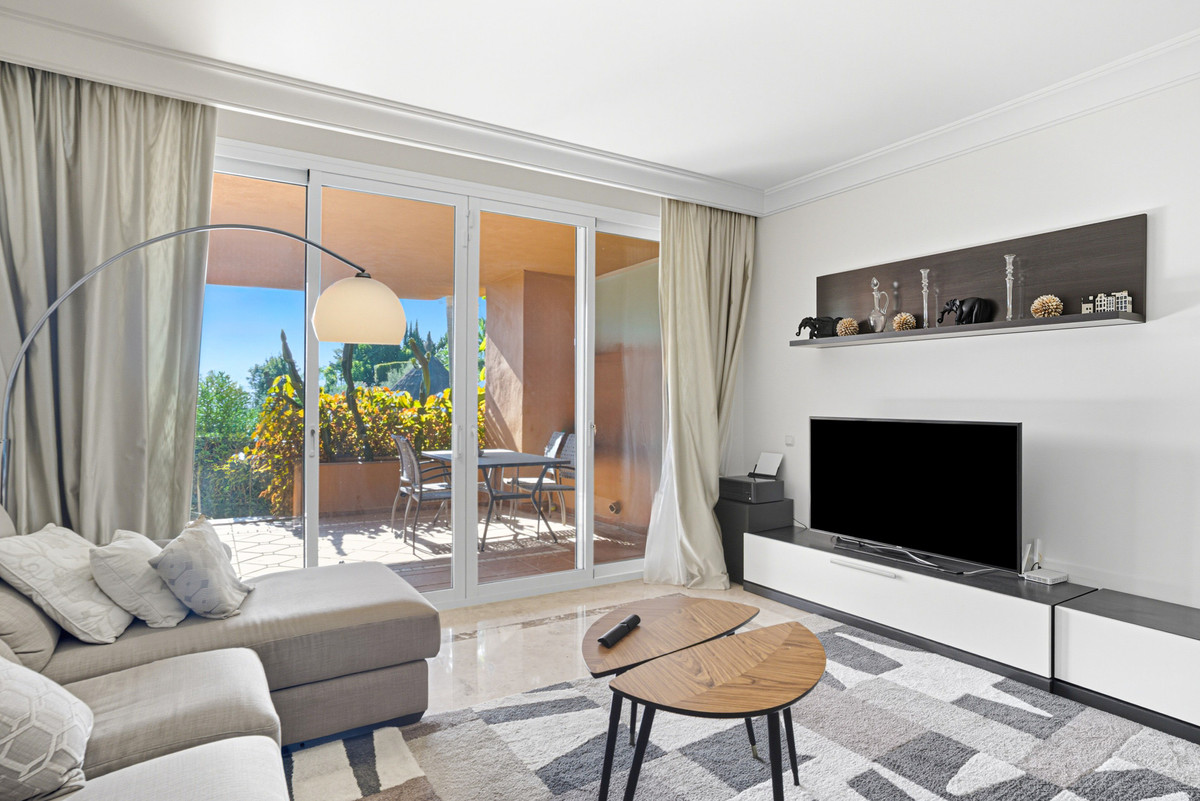 2 Bedroom Apartment for Sale in Nueva Andalucía — 2