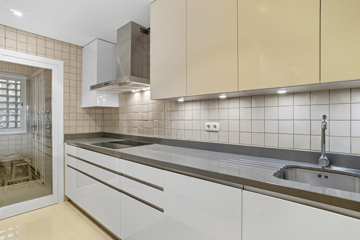 2 Bedroom Apartment for Sale in Nueva Andalucía — 9