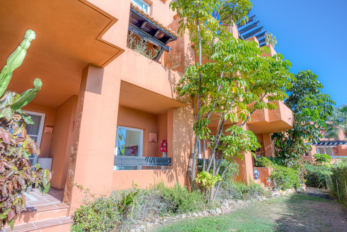 2 Bedroom Apartment for Sale in Nueva Andalucía — view 10