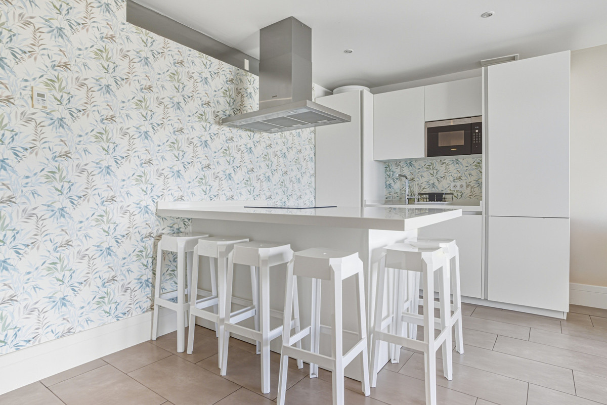 2 Bedroom Apartment for Sale in Puerto Banús — 8