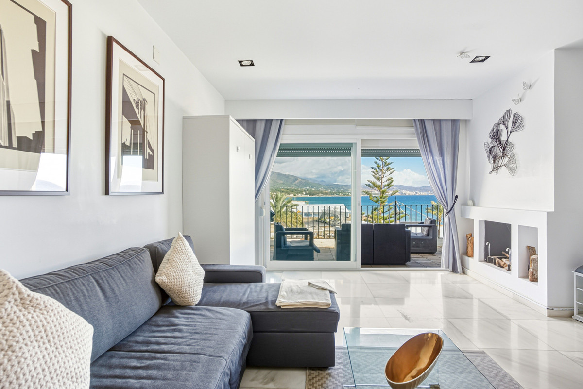 1 Bedroom Apartment for Sale in Puerto Banús — 4