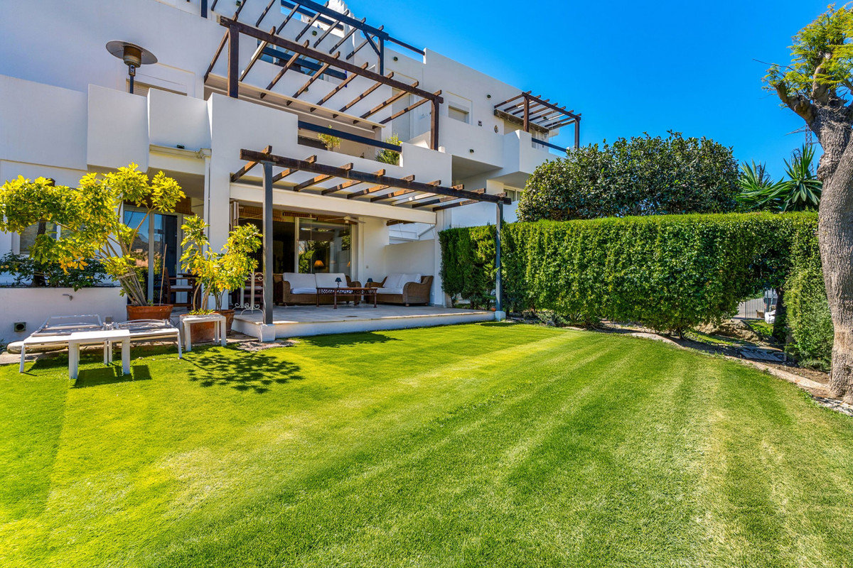 3 Bedroom Apartment for Sale in Estepona