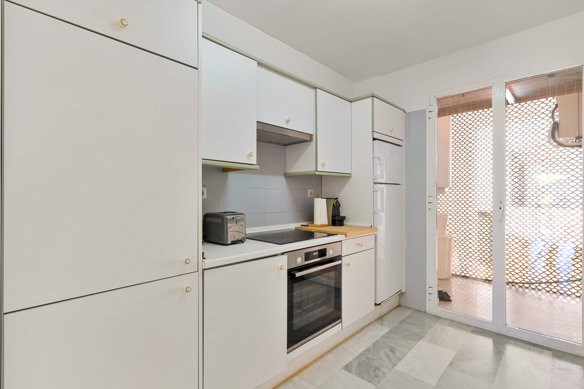 3 Bedroom Apartment for Sale in Estepona — 4
