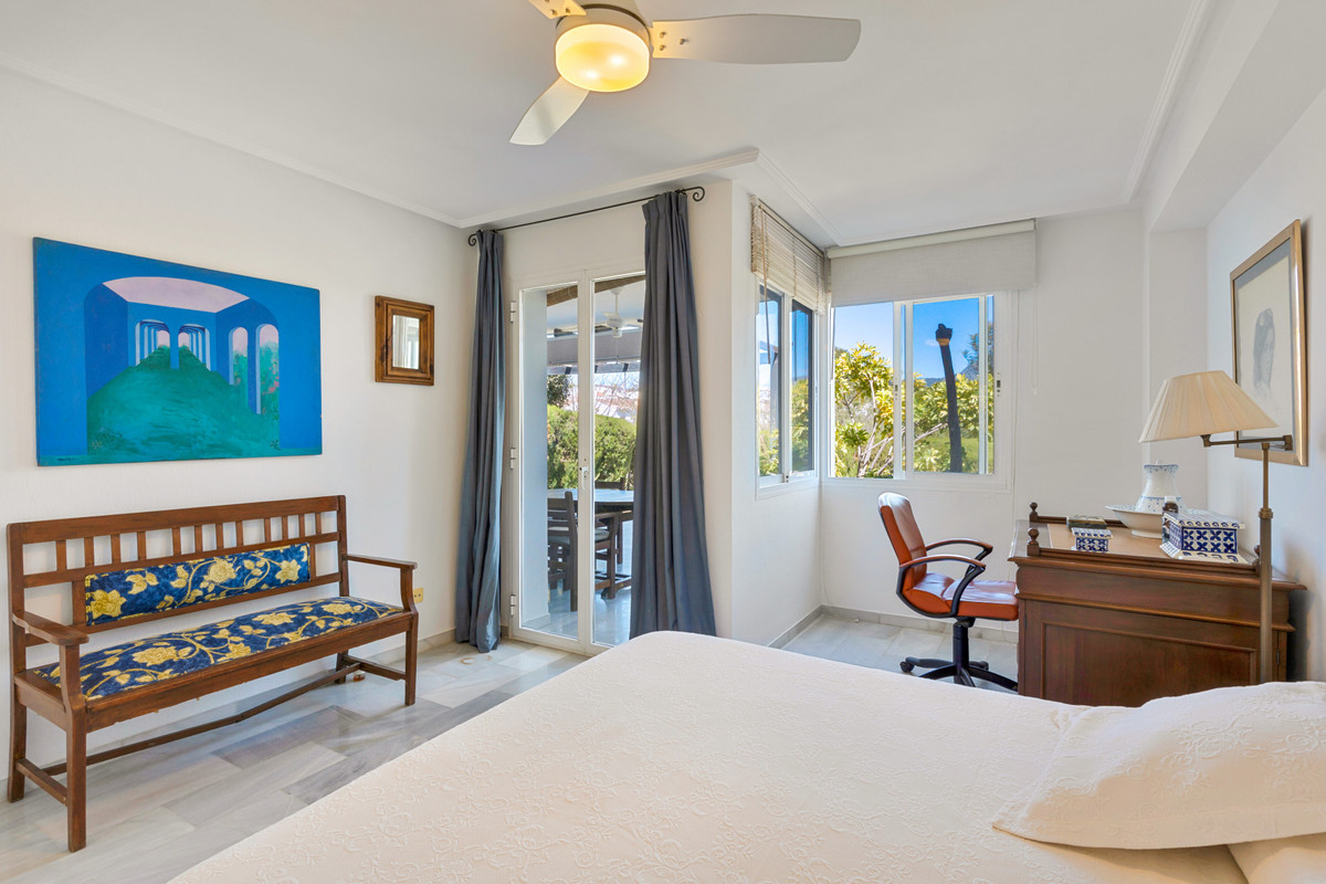 3 Bedroom Apartment for Sale in Estepona — 5