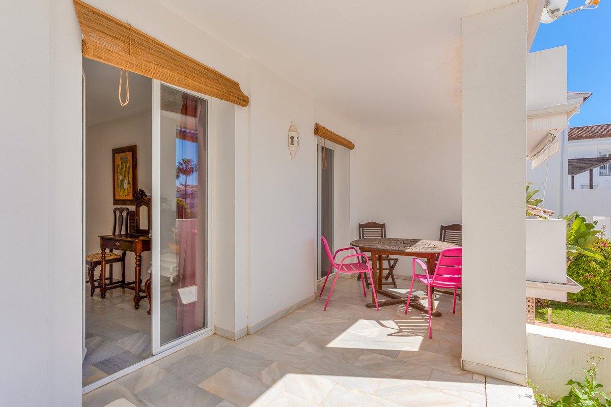 3 Bedroom Apartment for Sale in Estepona — 9
