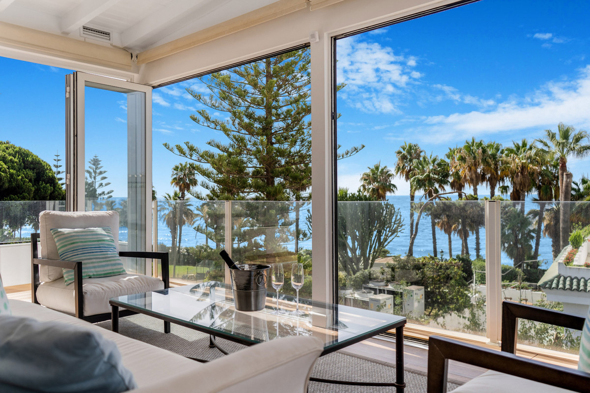 4 Bedroom Villa for Sale in The Golden Mile