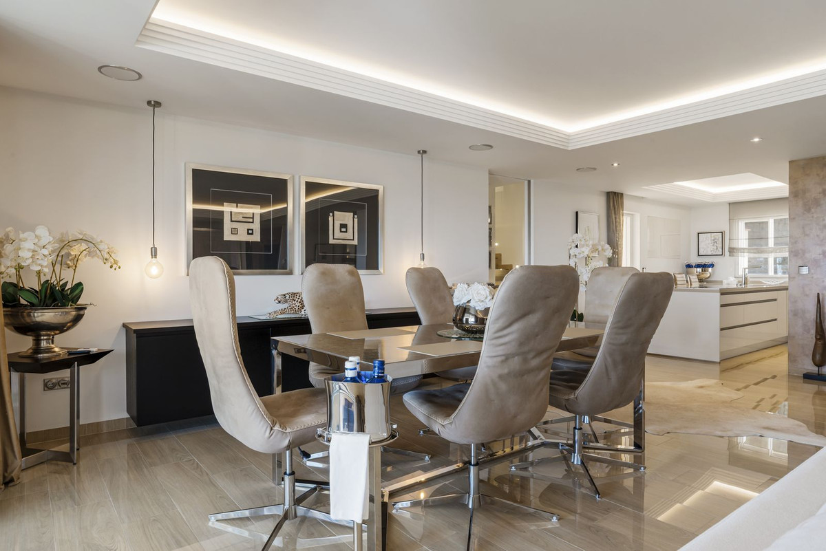 4 Bedroom Apartment for Sale in Los Almendros — 7