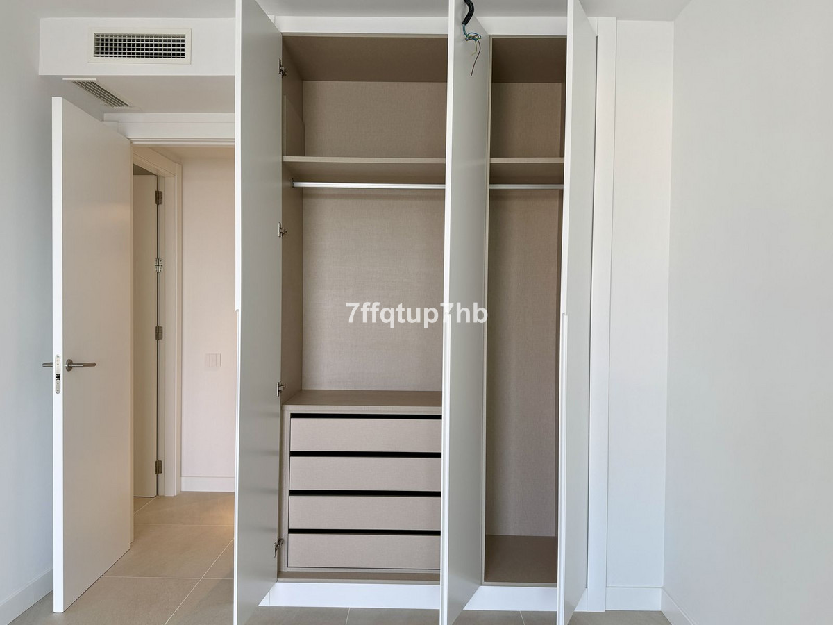 2 Bedroom Apartment for Sale in Estepona — 9