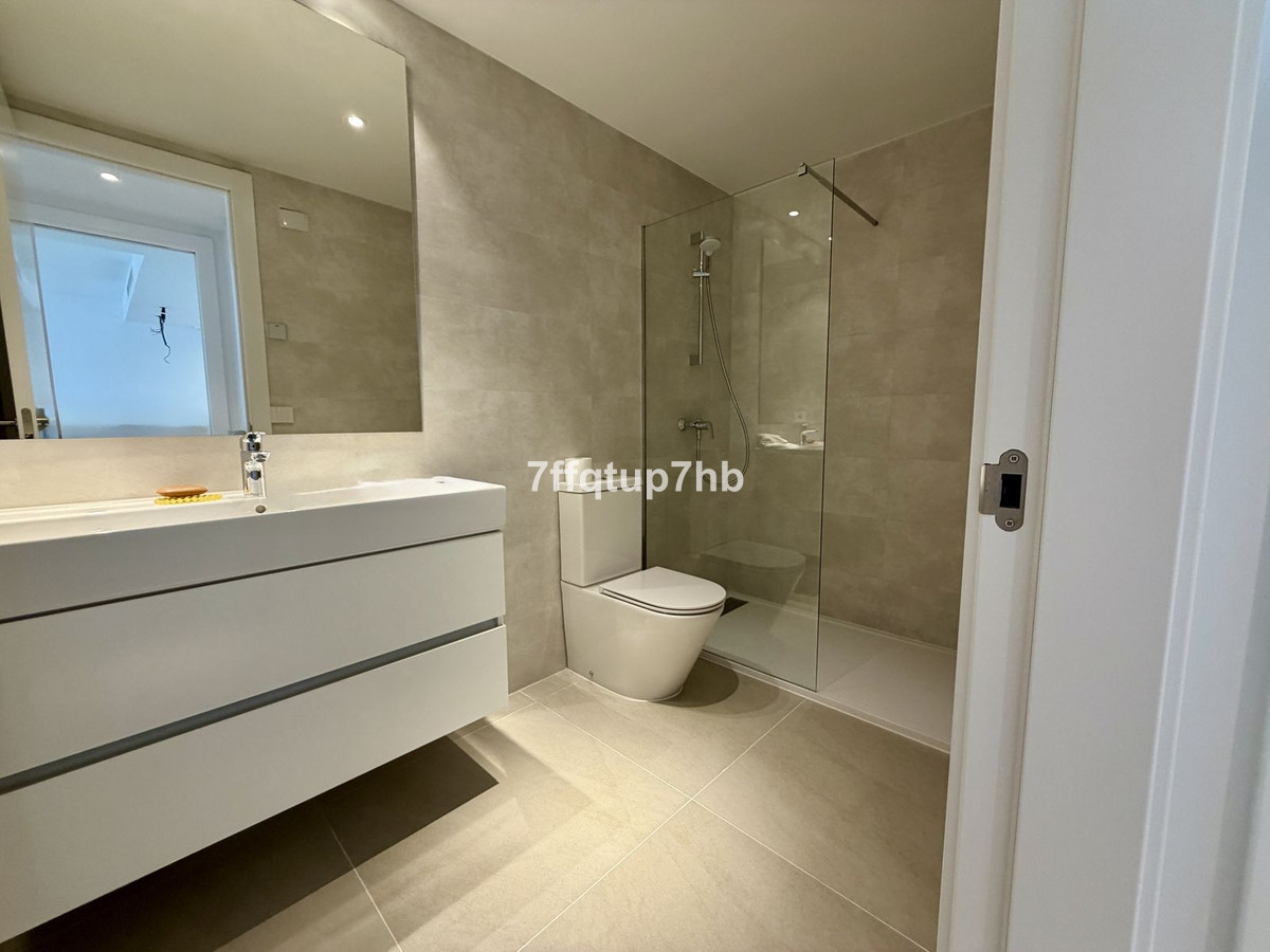 2 Bedroom Apartment for Sale in Estepona — view 10