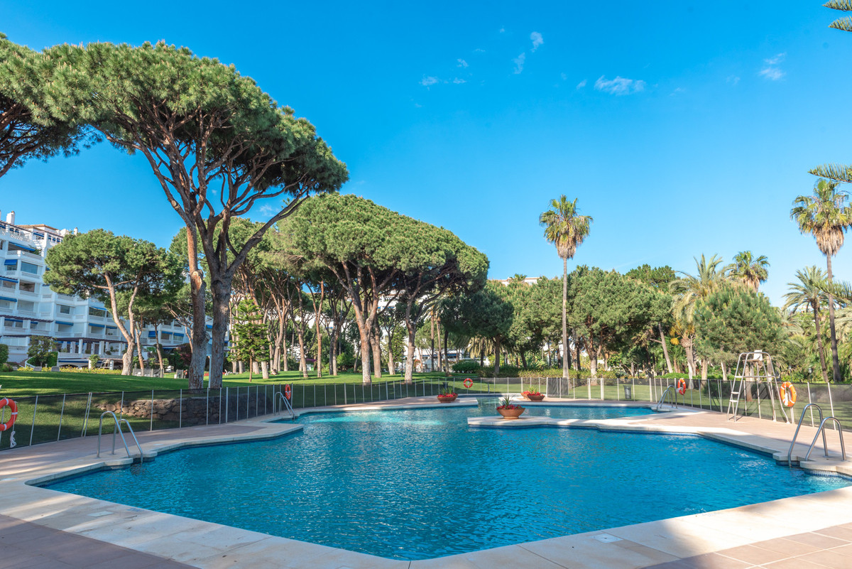 3 Bedroom Apartment for Sale in Puerto Banús — 4
