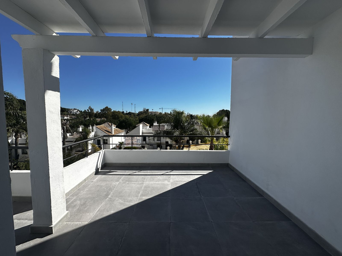 2 Bedroom Apartment for Sale in Nueva Andalucía — 3