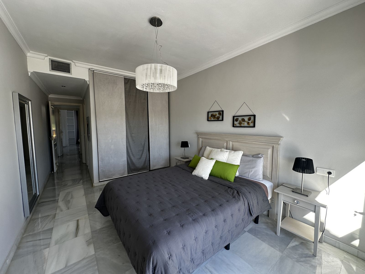 2 Bedroom Apartment for Sale in Nueva Andalucía — 7