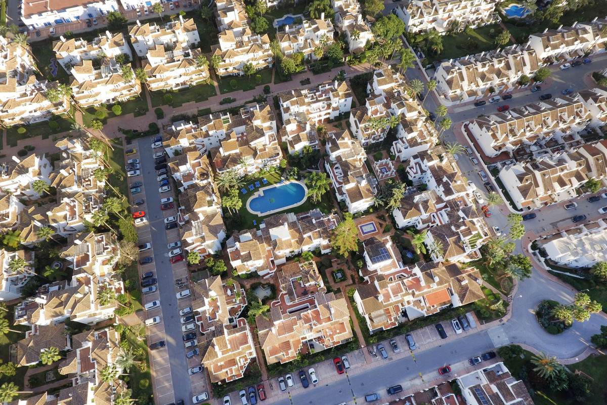 3 Bedroom Apartment for Sale in Nueva Andalucía — 3