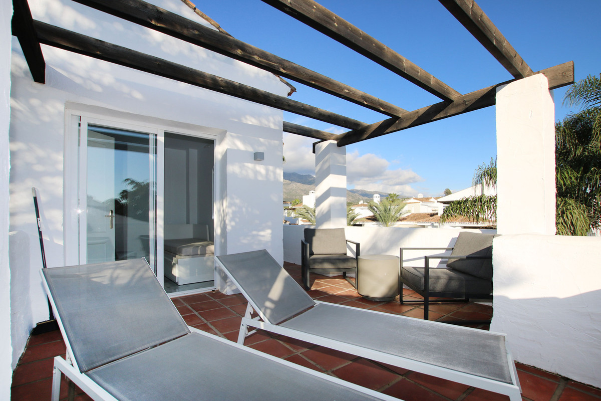 3 Bedroom Apartment for Sale in Nueva Andalucía — 4