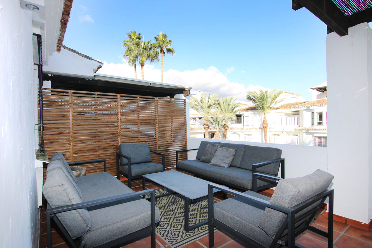 3 Bedroom Apartment for Sale in Nueva Andalucía — 5