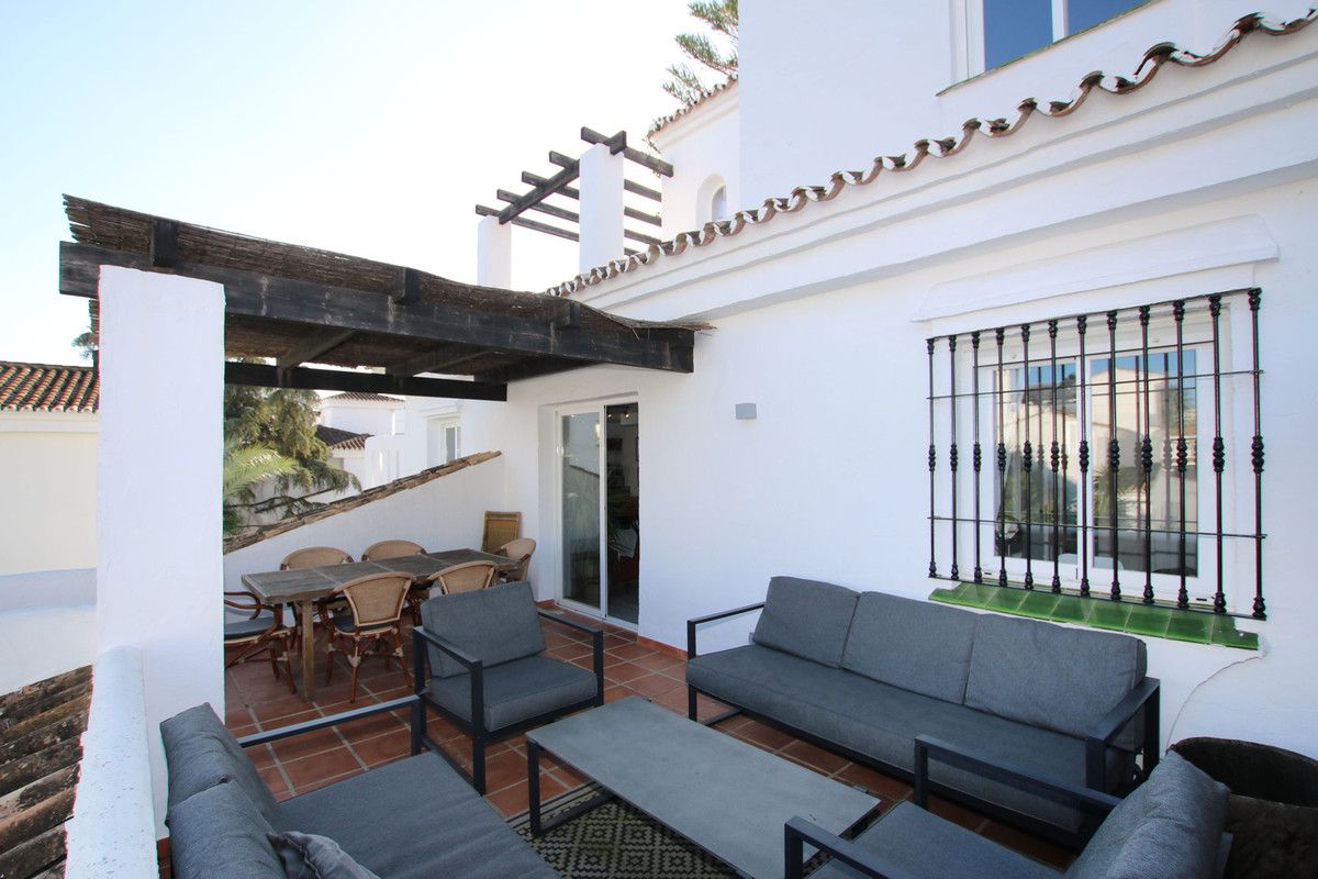 3 Bedroom Apartment for Sale in Nueva Andalucía — 7
