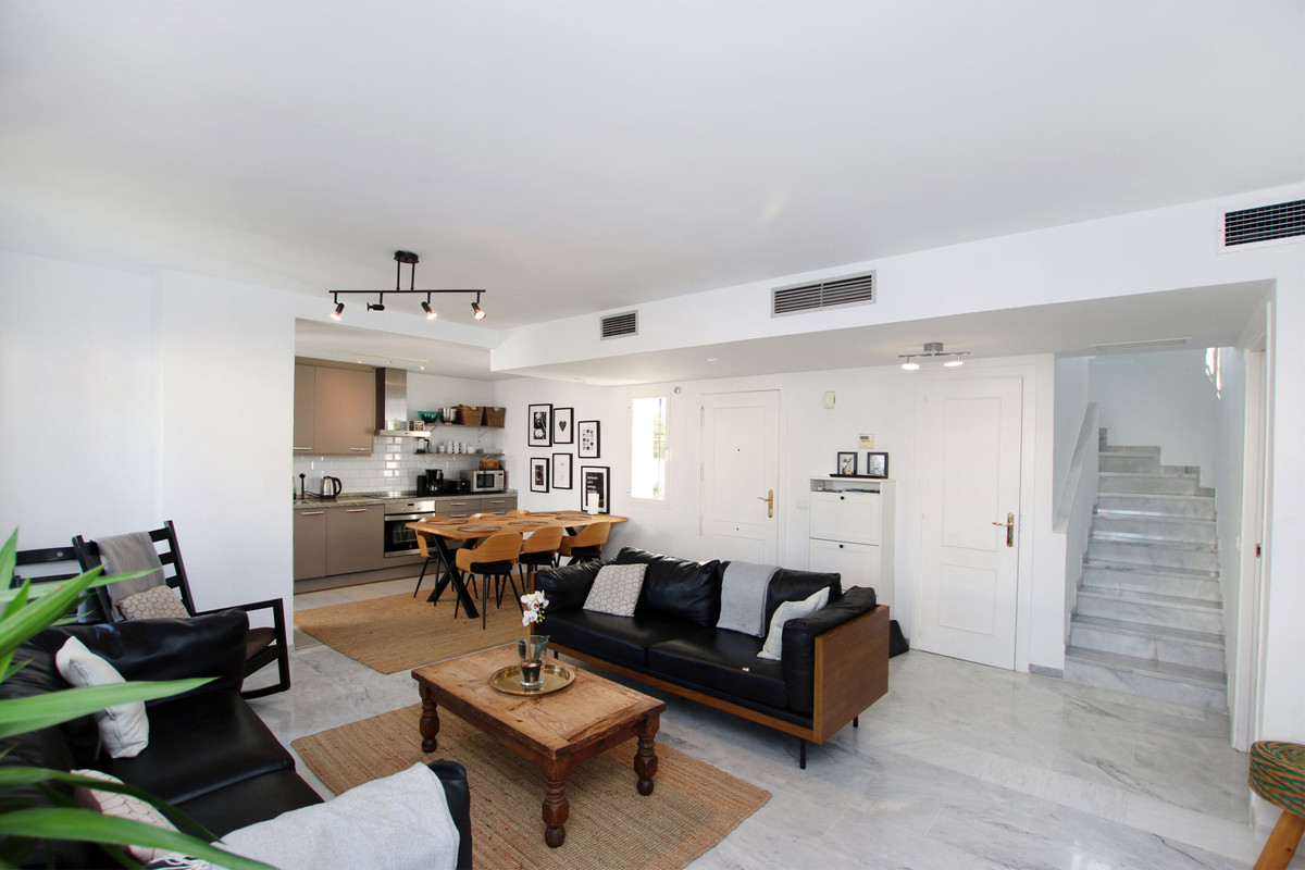 3 Bedroom Apartment for Sale in Nueva Andalucía — view 10