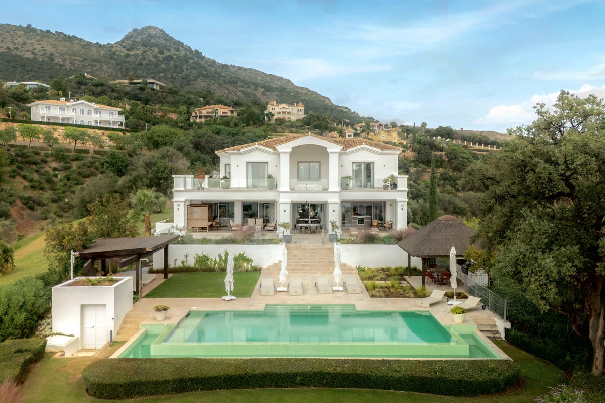5 Bedroom Villa for Sale in Benahavís — 2
