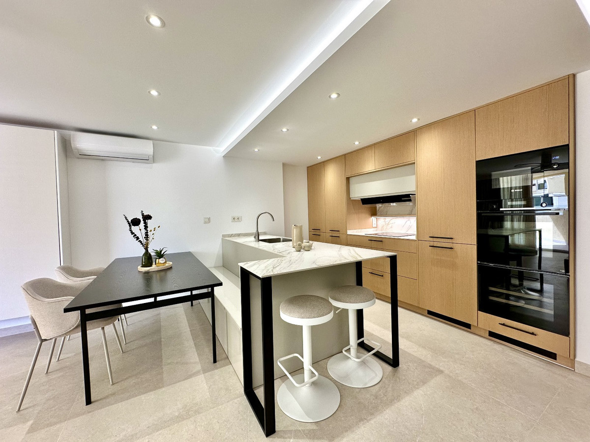 2 Bedroom Apartment for Sale in Marbella — 2