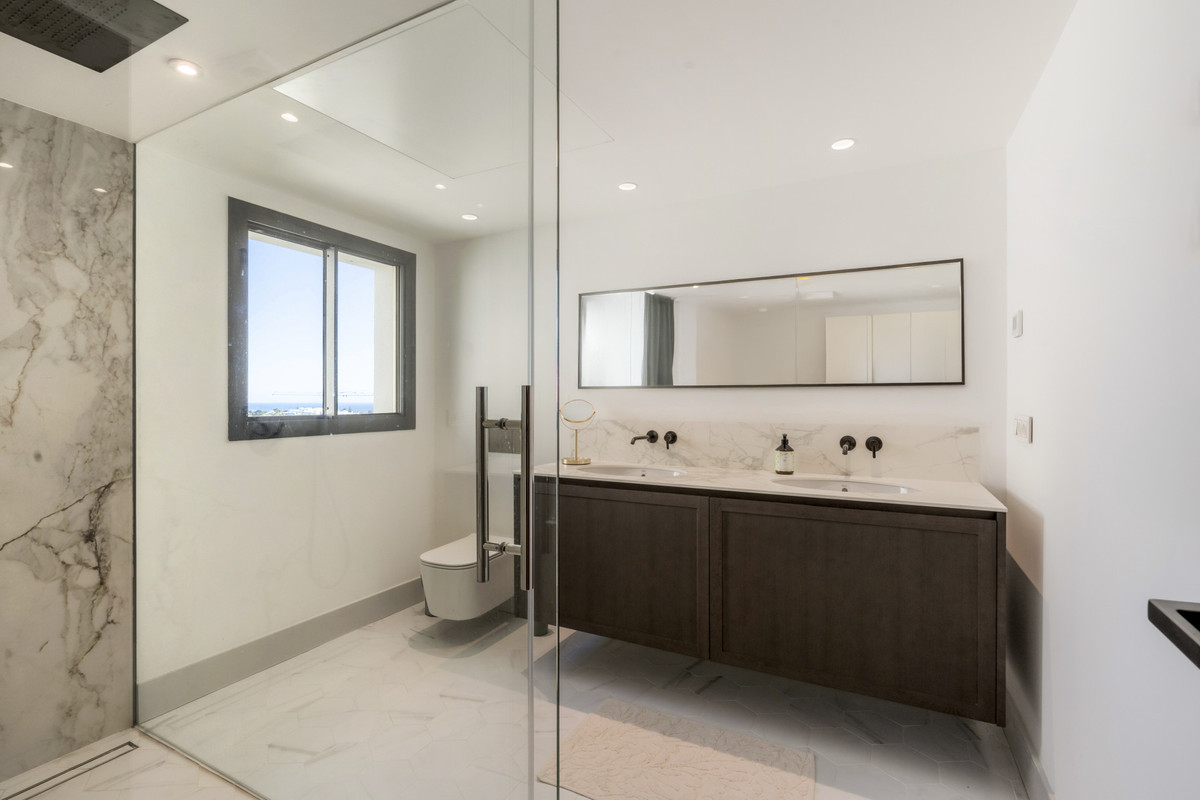 2 Bedroom Apartment for Sale in Nueva Andalucía — 8
