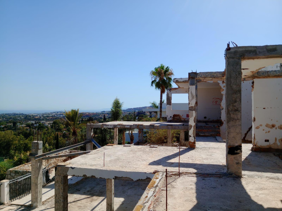 6 Bedroom Villa for Sale in Benahavís — 3