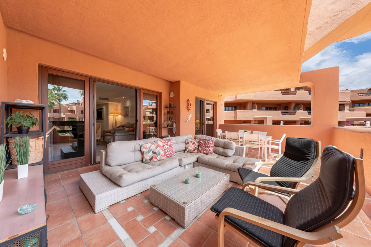 2 Bedroom Apartment for Sale in Estepona — 3