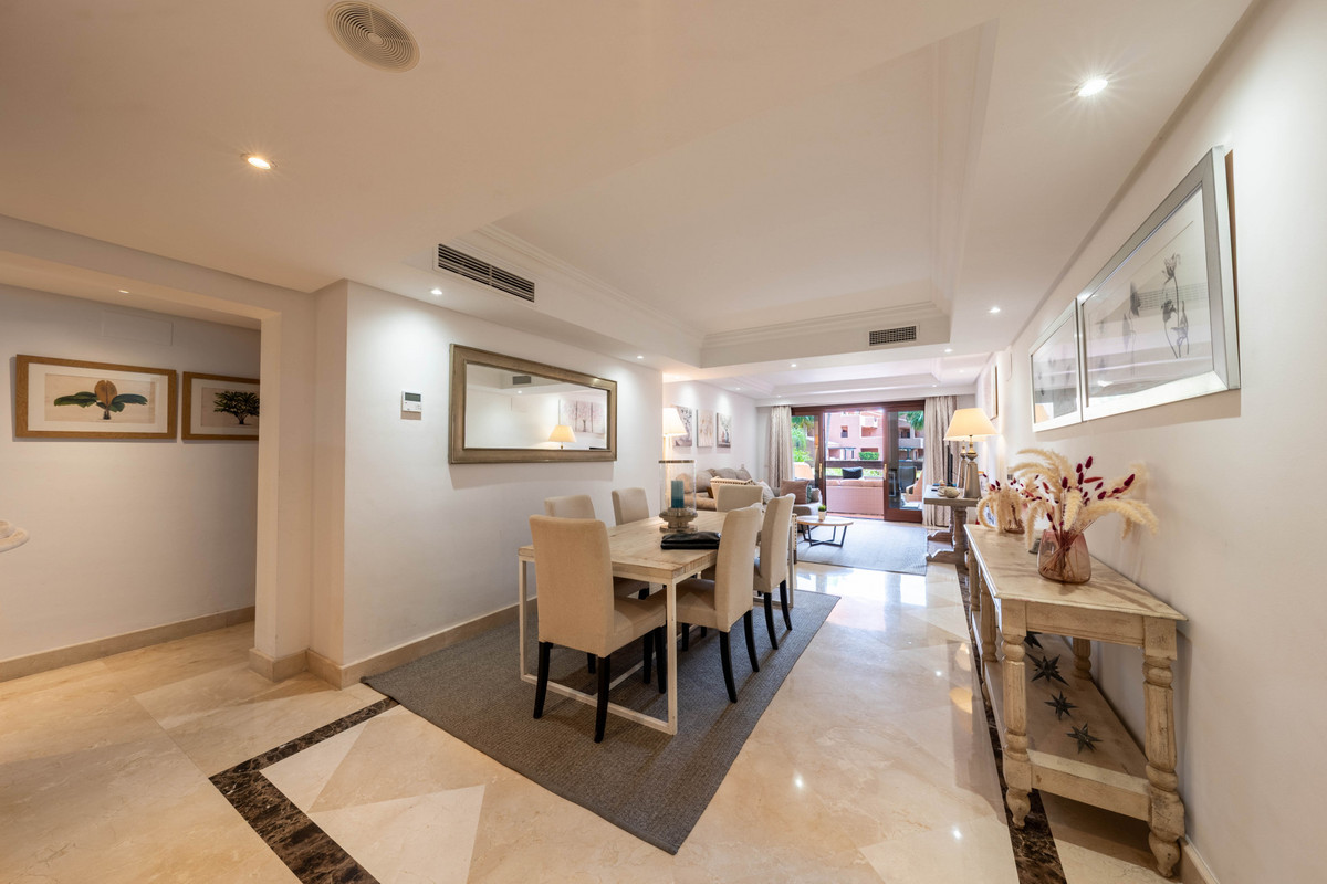 2 Bedroom Apartment for Sale in Estepona — 7
