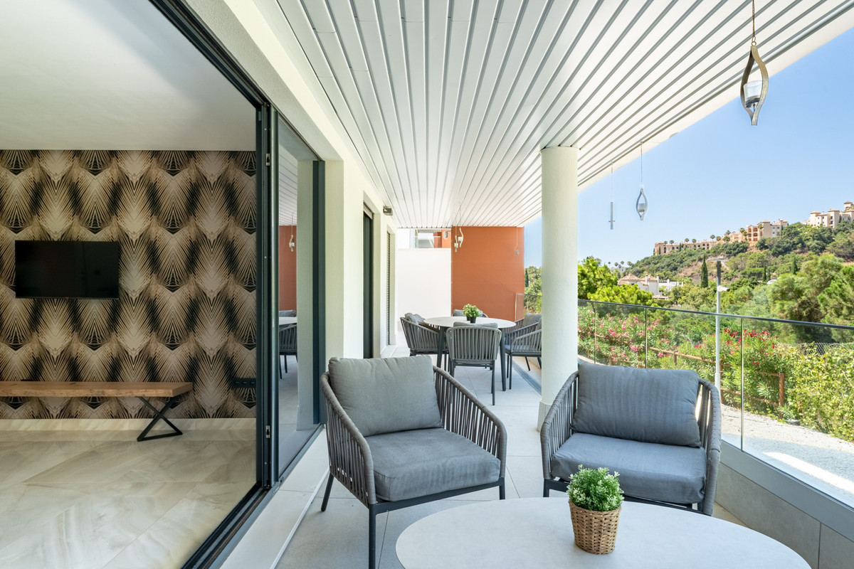 3 Bedroom Apartment for Sale in Benahavís — 3