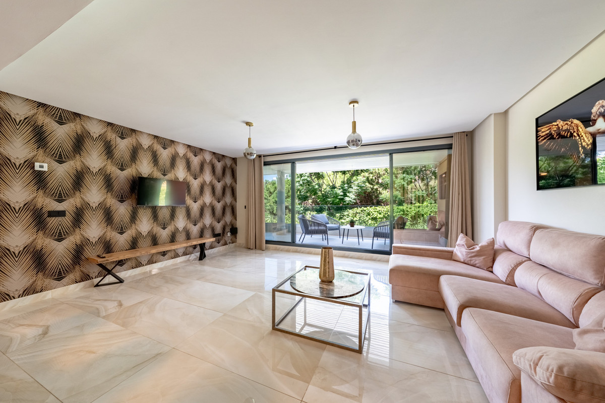 3 Bedroom Apartment for Sale in Benahavís — 4